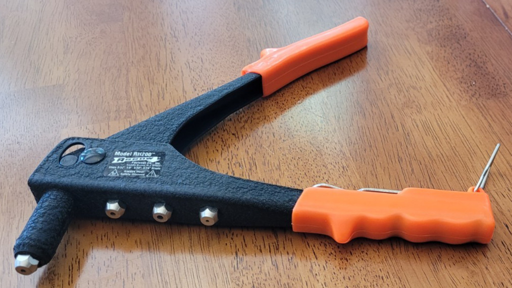ARROW "E-Z PULL" RH200 PROFESSIONAL RIVET TOOL AND RIVETS