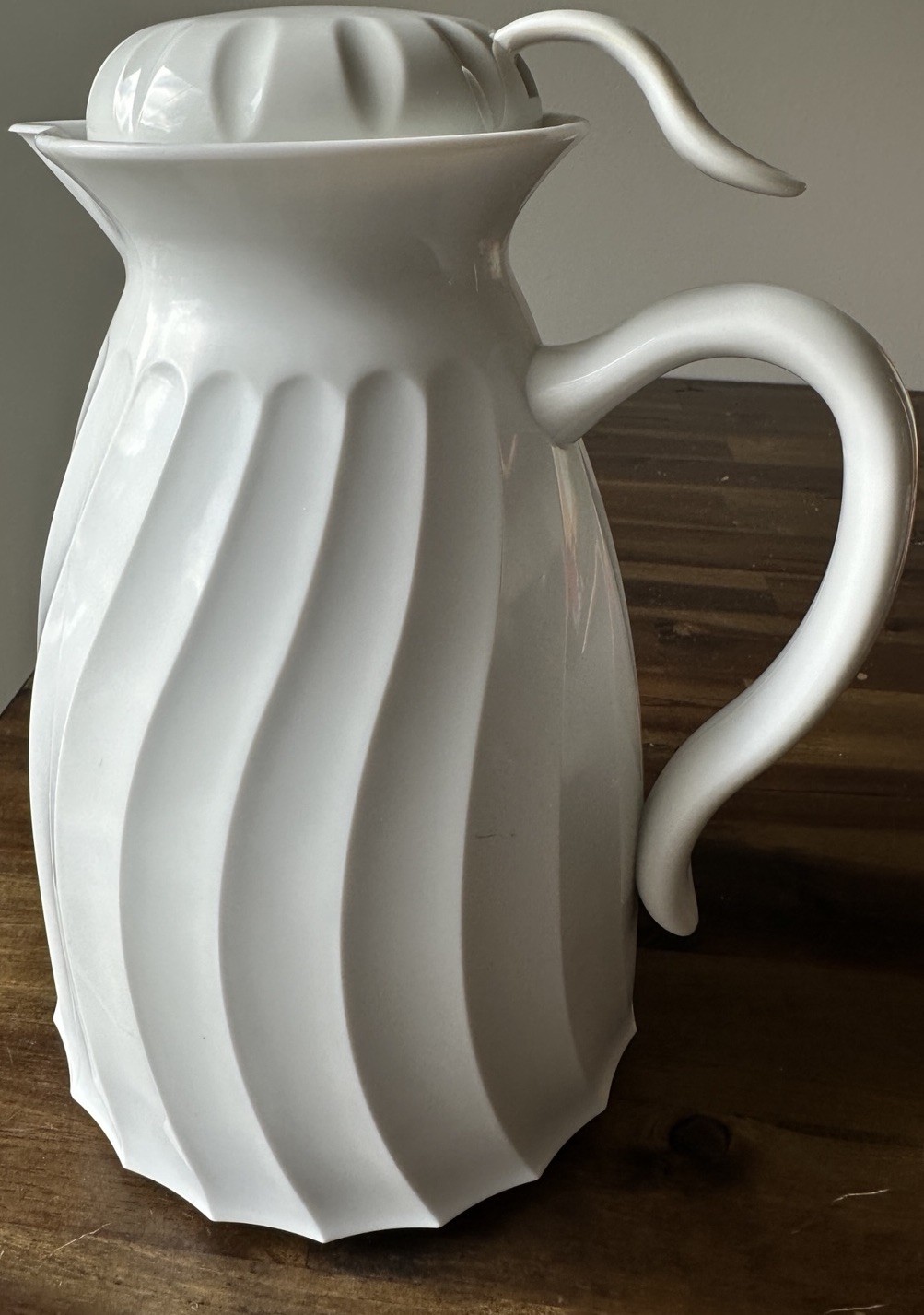 Modern White Thermal Coffee Carafe Server Insulated Pitcher 10” Swirl Design