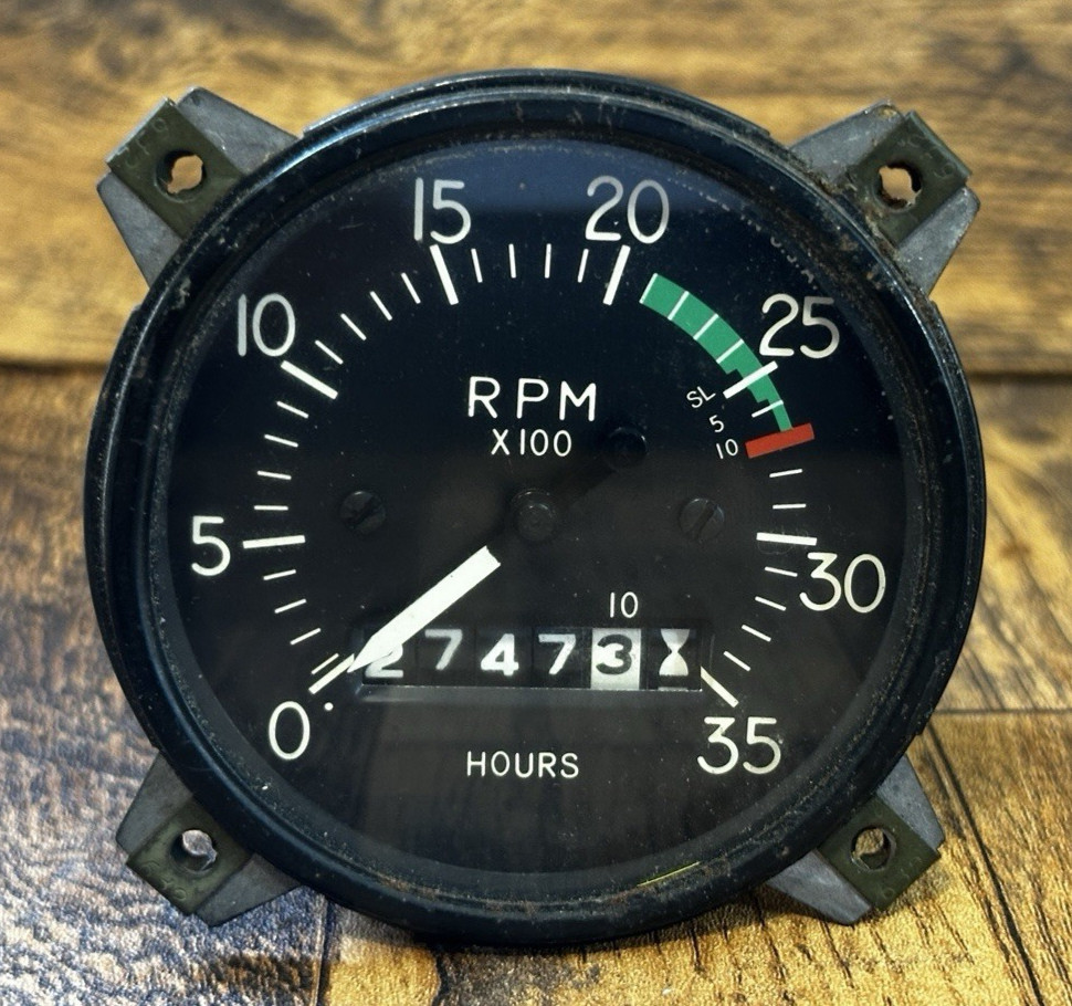 VINTAGE STEWART WARNER AIRCRAFT TACHOMETER # 830006 2747.3 HOURS