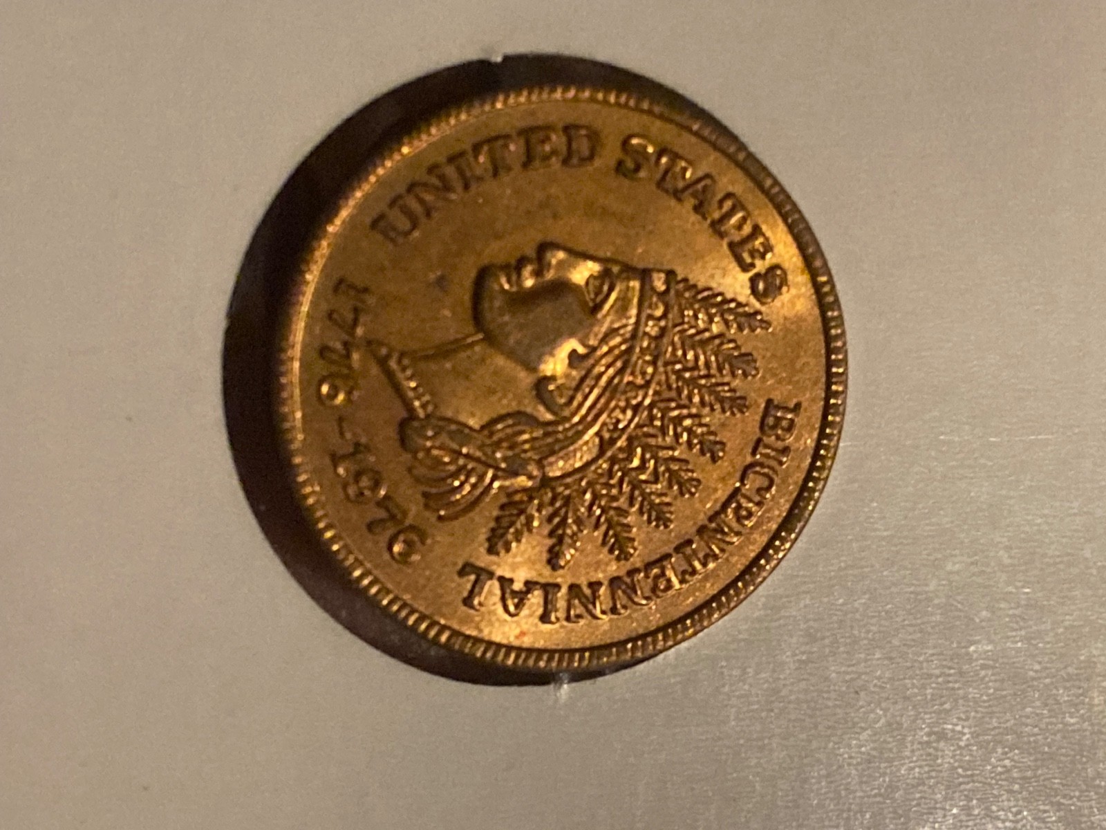 1776 -1976 Bicentennial Indian Head Stars and Stripes 20 MM Copper