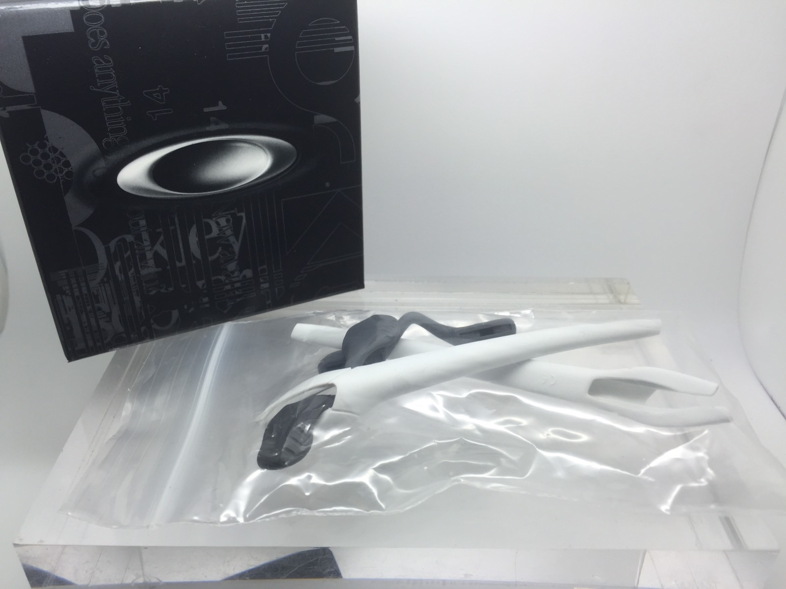 AUTHENTIC OAKLEY RADAR EV WHITE EAR SOCKS & NOSE PADS KIT Temple Tips