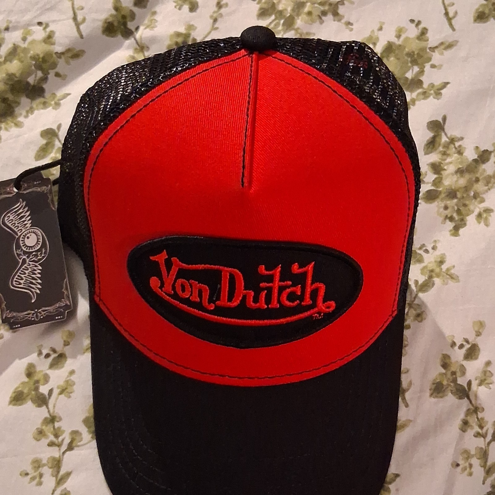 NWT VON DUTCH RED & BLACK TRUCKER HAT