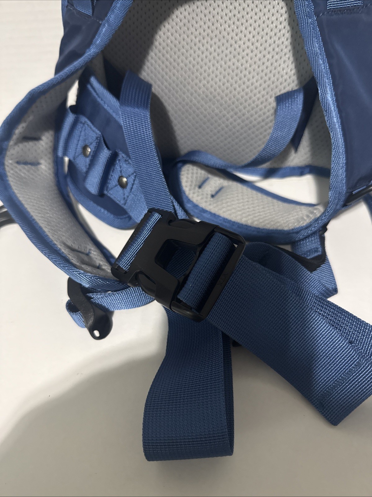 QOGIR Ski and Snowboard Training Speed Control Harness Backpack for Kids Blue