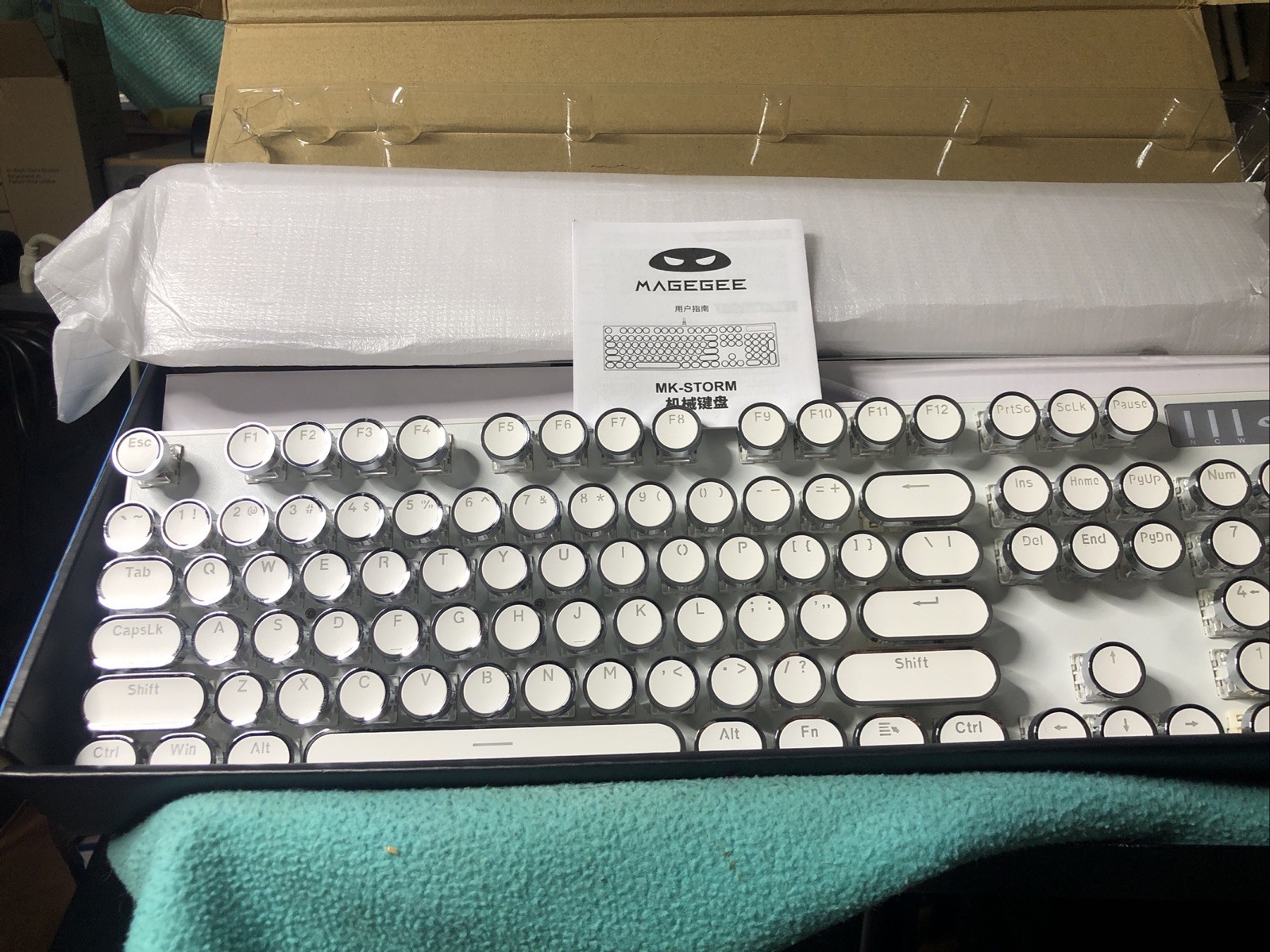 New In Box Typewriter Style Mechanical Gaming Keyboard White