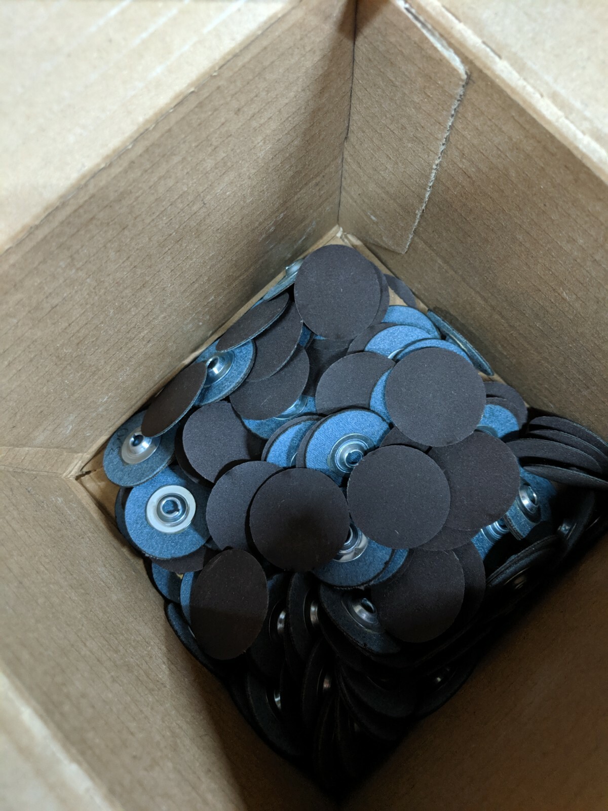 PRECISION ABRASIVES 63-0136 - A/O QUICK CHANGE LAMINATED DISCS 1-1/2" - 100 pack