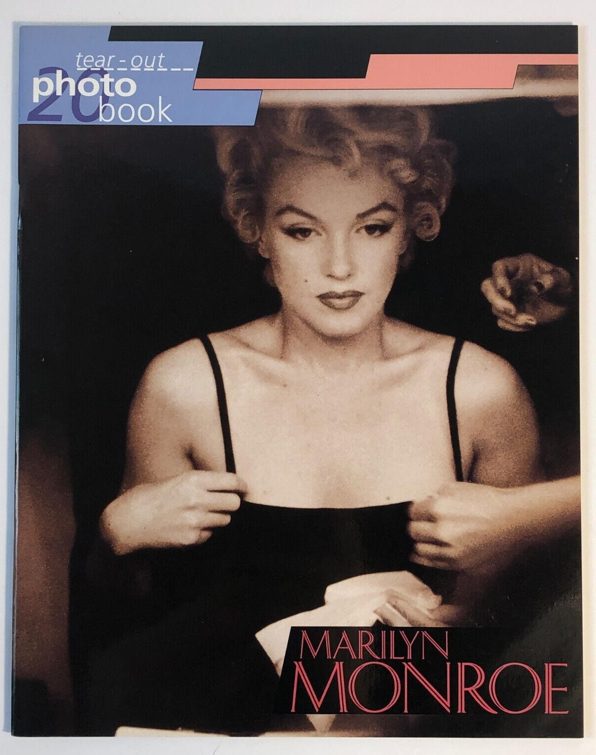 MARILYN MONROE  - Tear-Out Photo Book Imported from 1994 (20 Large Photos)