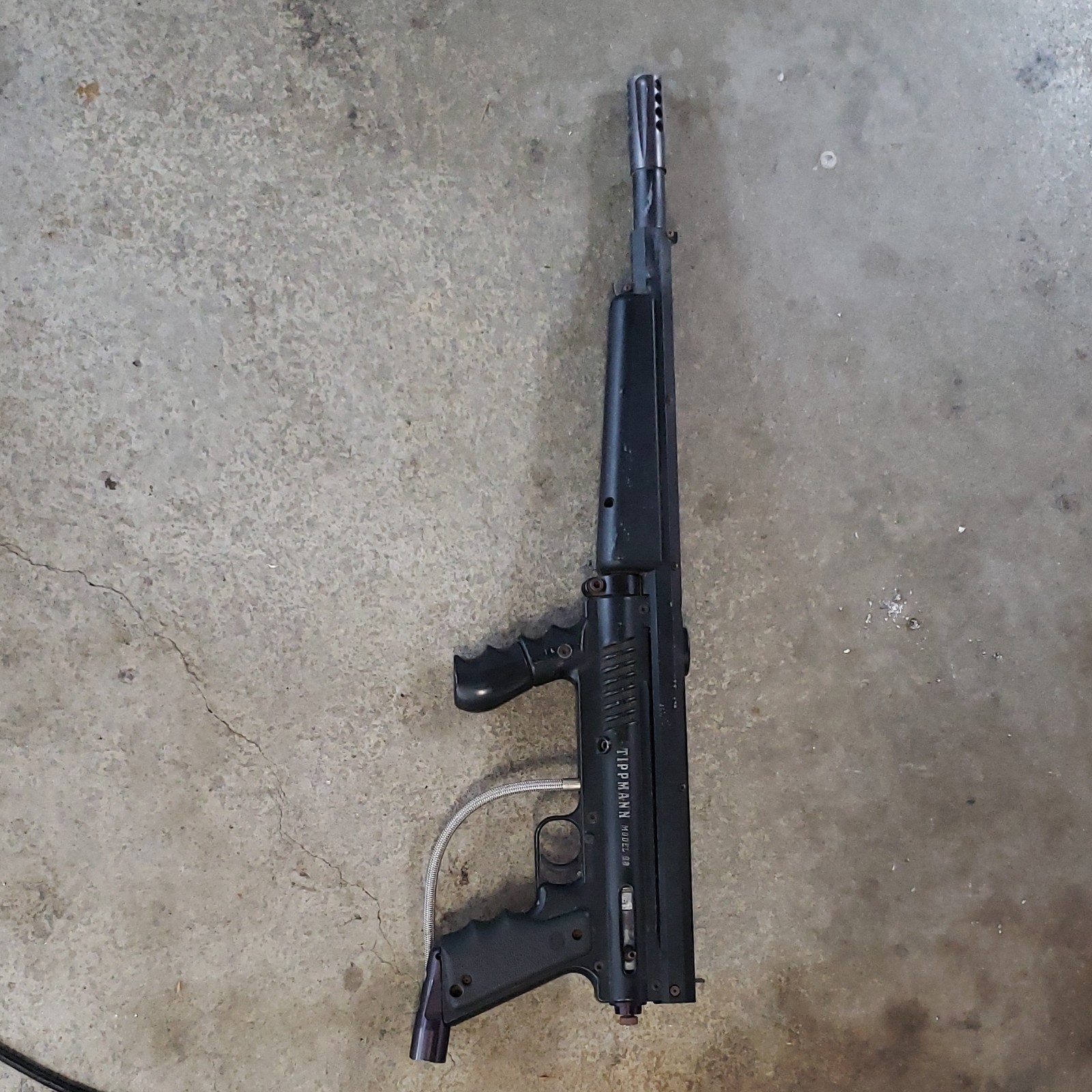 Tippmann Model 98 with Flat Line barrel with expansion bolt