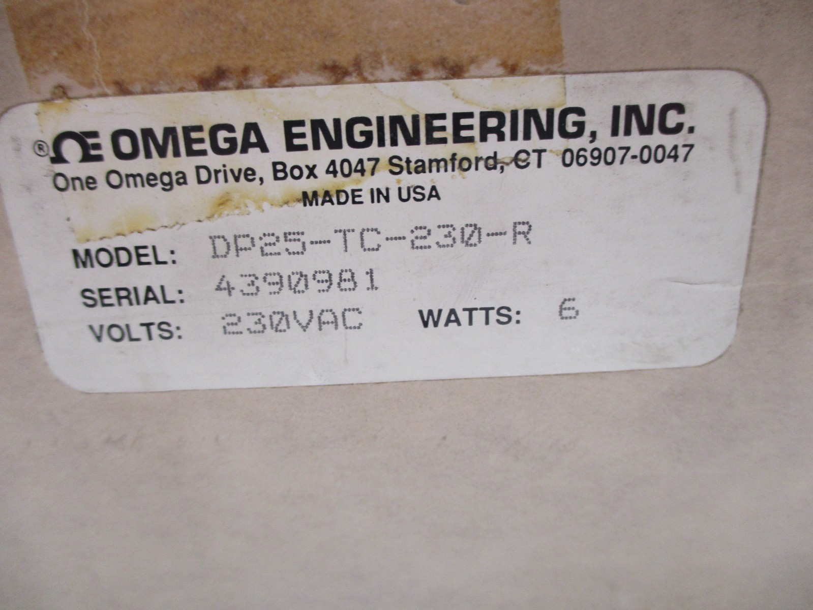 NEW OMEGA DP25-TC-230-R DIGITAL PANEL THERMOCOUPLE METER 230V