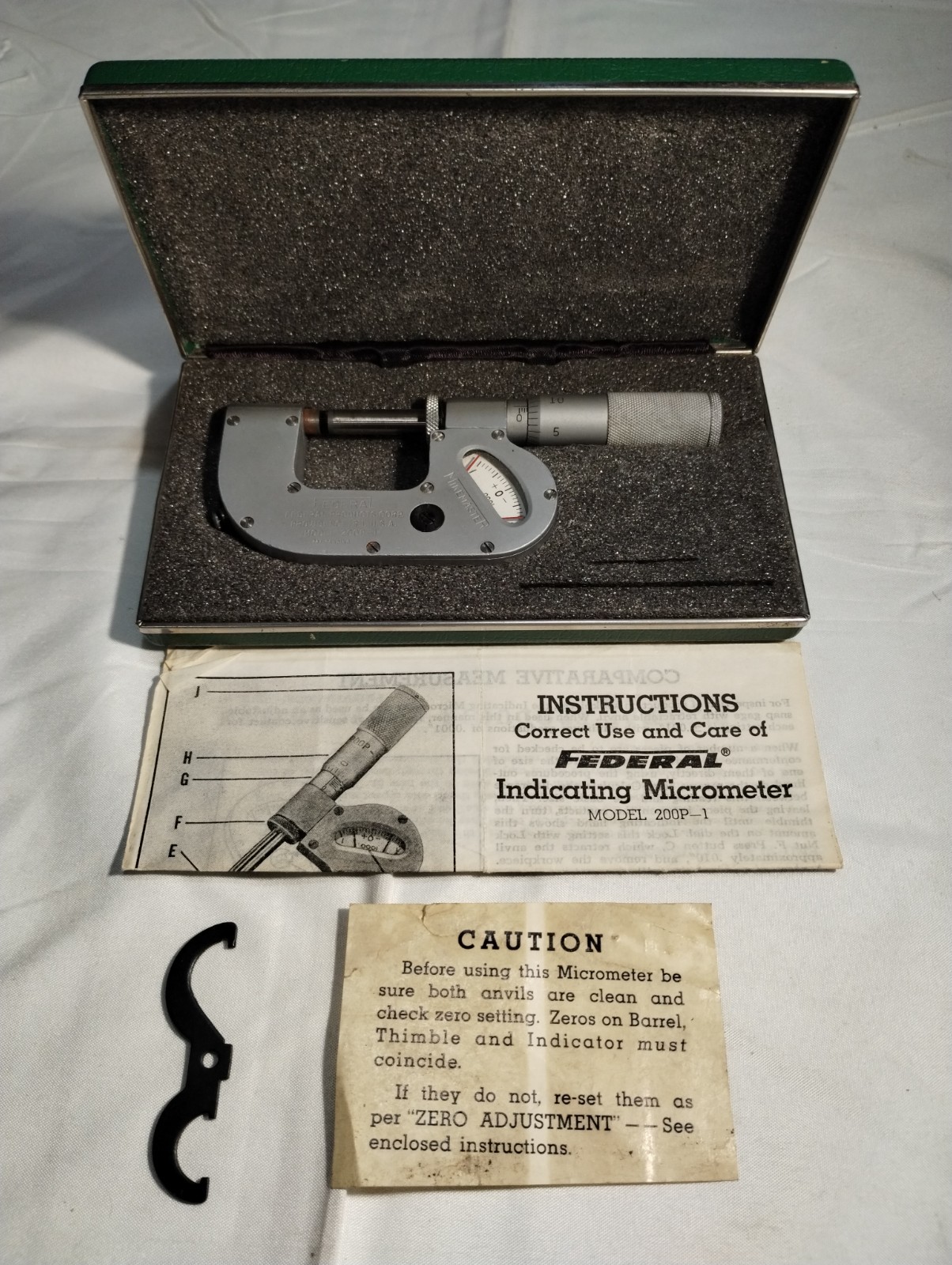 Federal 200P-1 Indicating Micrometer with Case - read