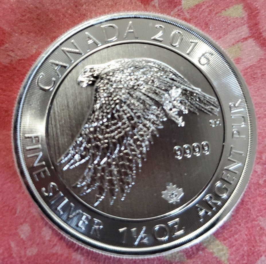 2016 Canada Snowy White Gyr Falcon 1 .5 oz .999 Fine Silver BU Coin Canada Mint