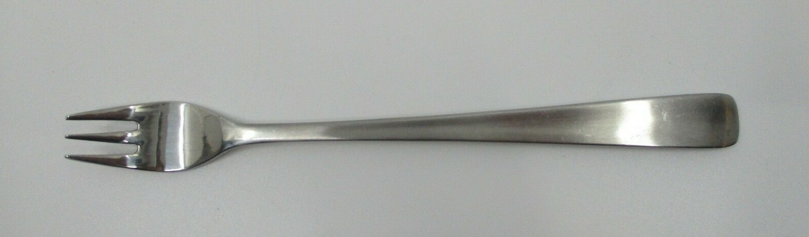 ONEIDA/NORTHLAND  STAINLESS DANE COCKTAIL FORK - 6 1/4" - 01S