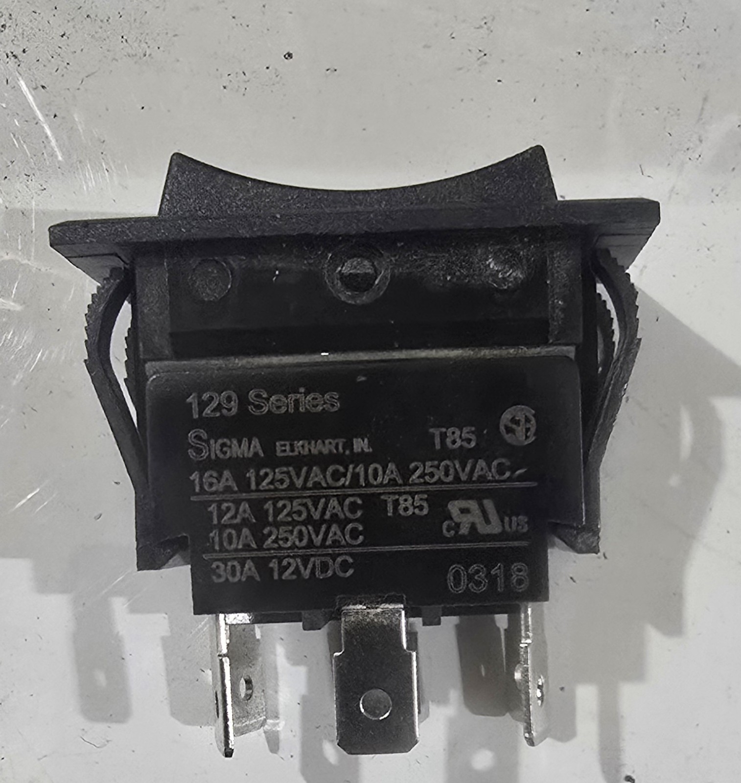 Sigma 129 Series Rocker Switch 16A 115Vac/ 10A 250Vac