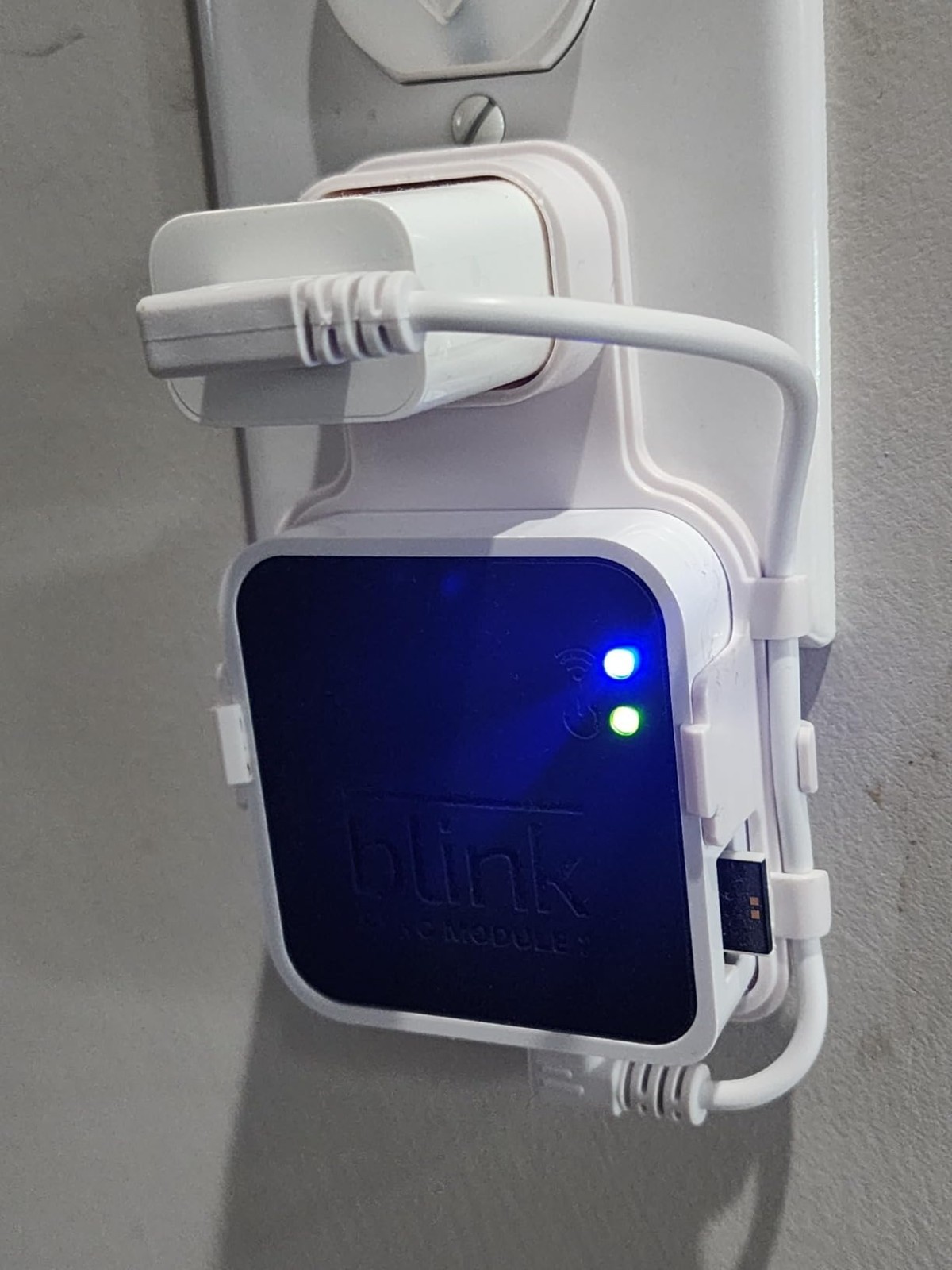 Blink Xt Xt2 Outdoor Indoor Camera Sync Module Wifi Hub Outlet Wall Mount New