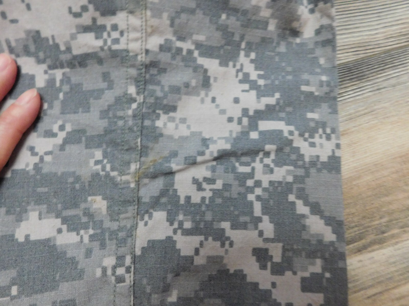 US ARMY FLAME RESISTANT ACU PANTS SIZE MEDIUM - REGULAR