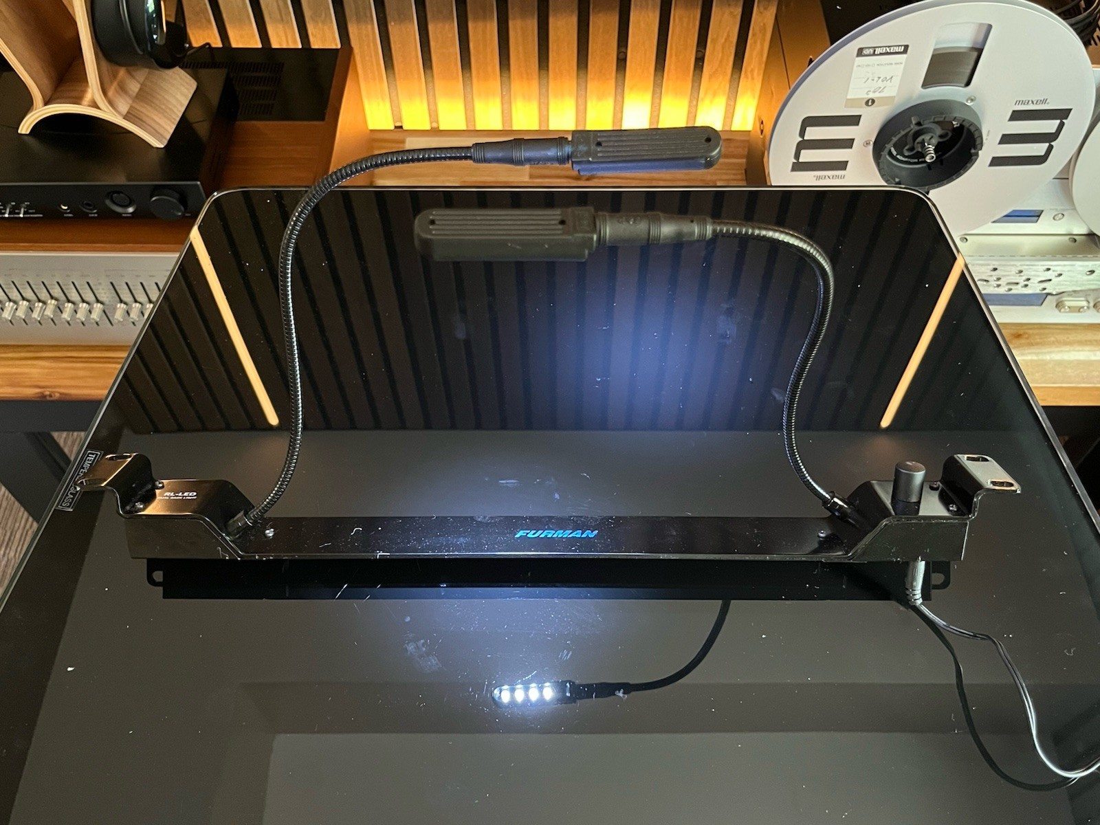 FURMAN RL-LED 19” 1U RACKMOUNT GOOSENECK DUAL DJ LED LIGHT & AC ADAPTER