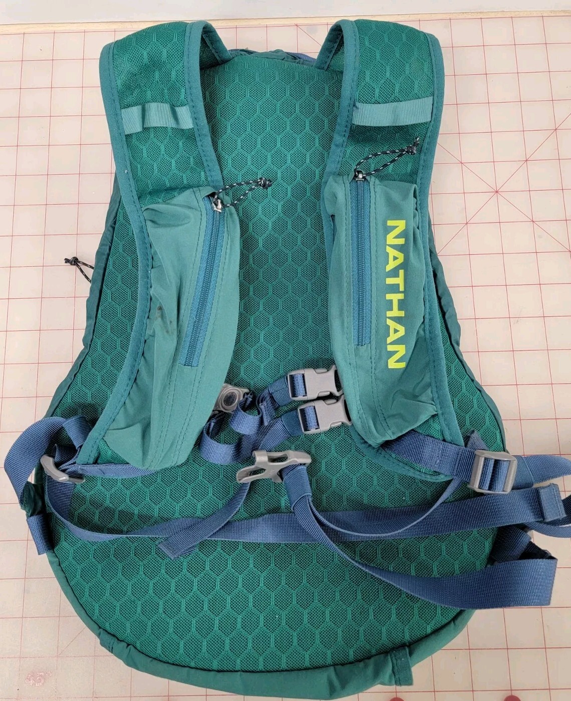 Nathan Unisex Crossover 10 Liter Hydration Pack One Size