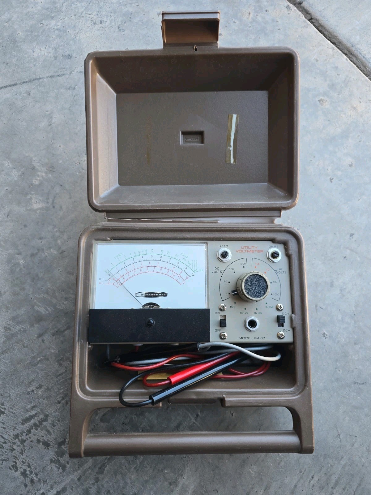 Vintage Heathkit Utility Solid State Voltmeter Model IM-17 in Original Case