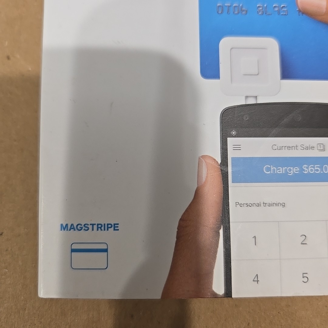 NEW Square Credit Card Reader for iPhone, iPad and Android
