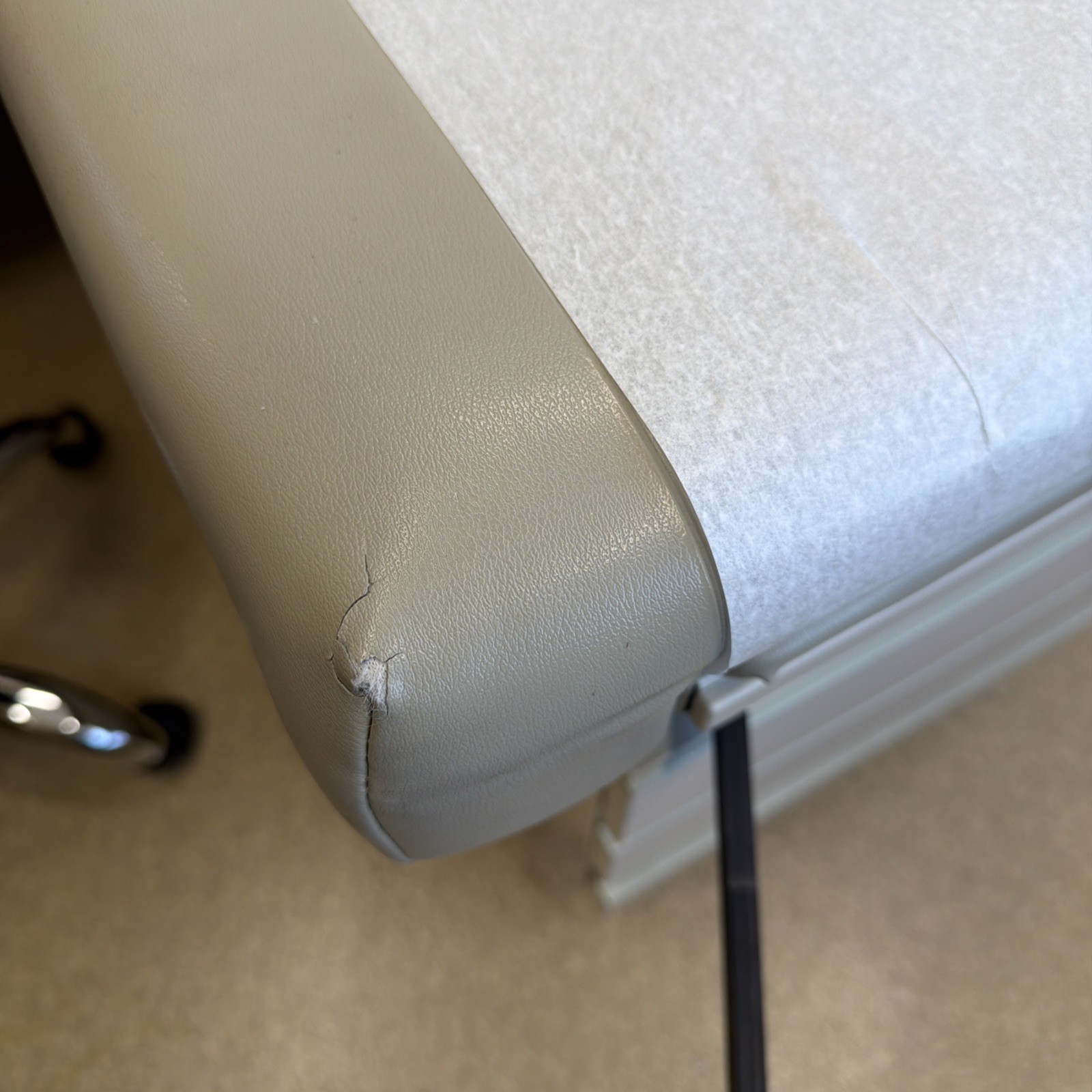 Midmark Ritter 108 Medical Examination Table