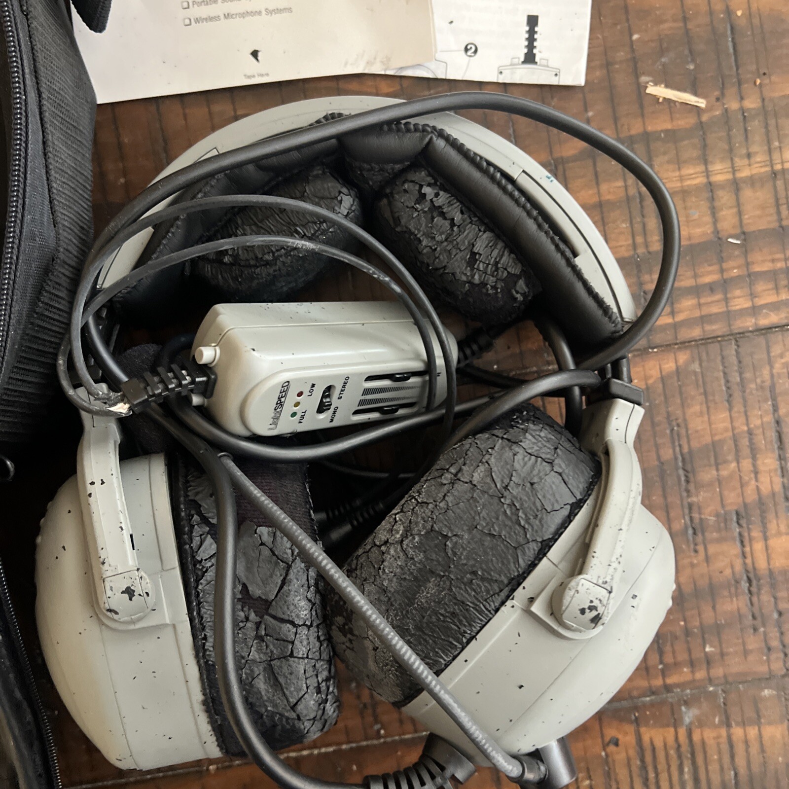 LightSpeed 20K Aviation Headphones with Carrying Case Read