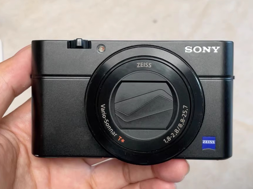 Sony Cyber-shot DSC-RX100 III M3 Digital Camera w/Wifi NFC ViewFinder-98%NEW