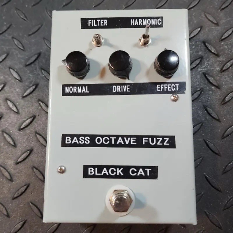 Black Cat Octave Fuzz Pedal Vintage Black Label Edition