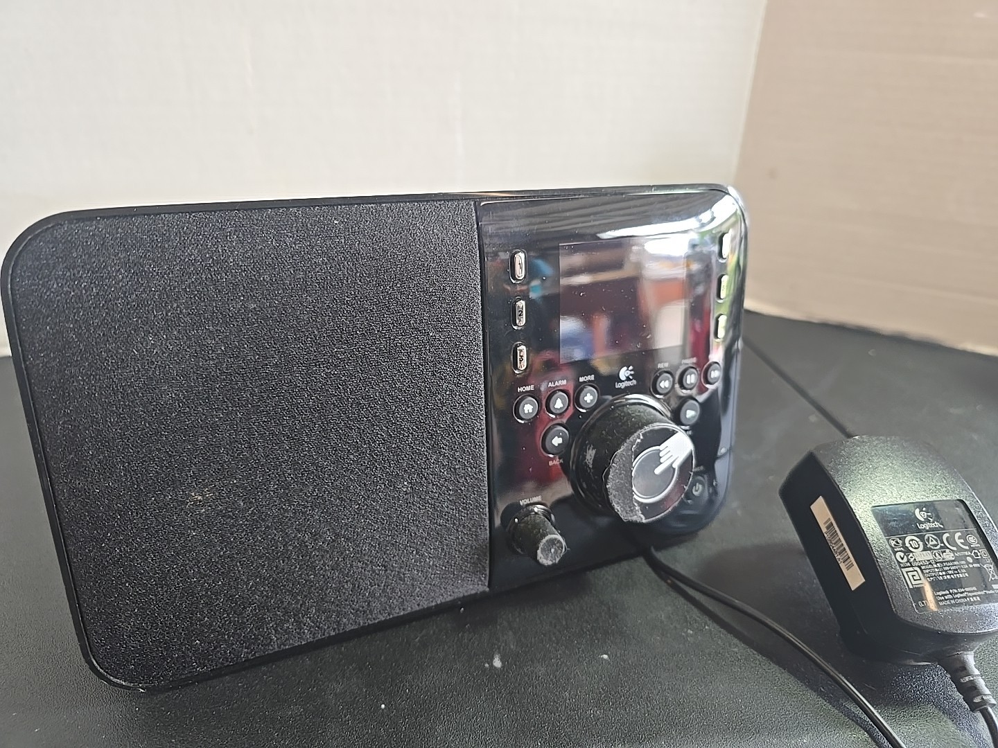 Logitech Squeezebox X-R0001 Smart WiFi Radio with AC Adapter Working Great