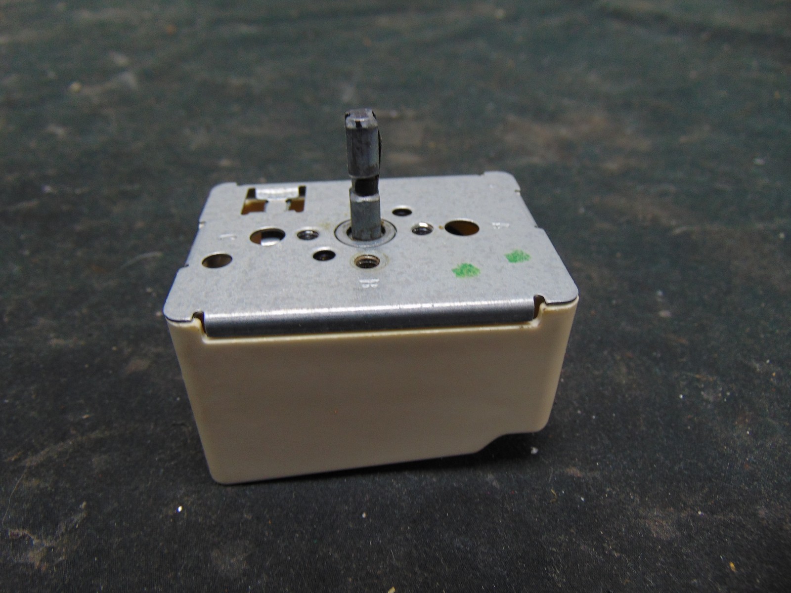 GE Electric Range JB655SK2SS Surface Element Control Switch WB24T10029
