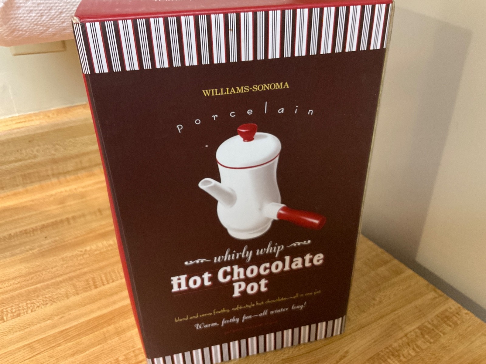 William Sonoma White Porcelain HOT CHOCOLATE Pot Maker Whirly Whip Portable NIB!