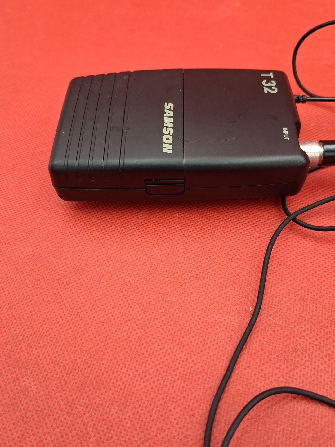 Samson T32M UHF Synth Wireless Transmitter Beltpack with Microphone Untested
