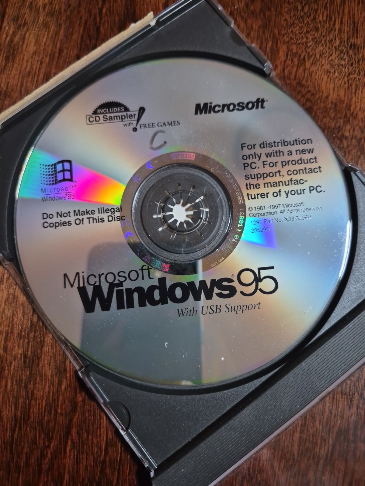 Microsoft Windows 95 OEM CD with USB Support English Operating System
