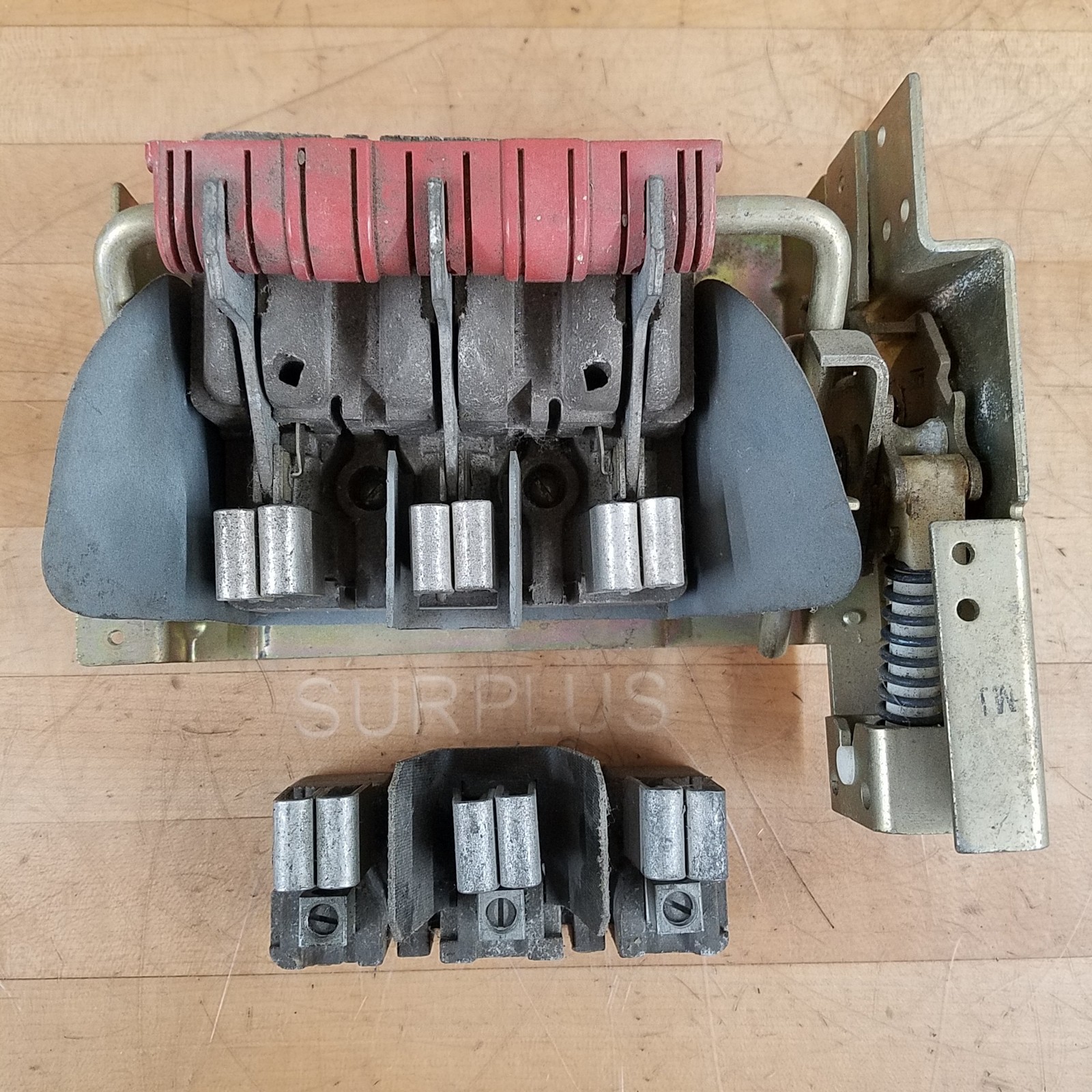 Square D 9422 RD-4 Series A Disconnect Switch, Class 9422, Type RD-4, 3 Pole