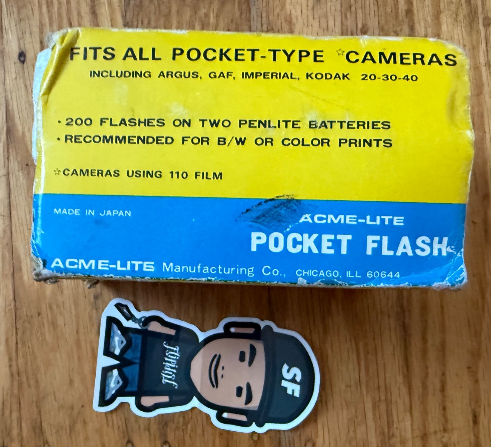 VTG ACME-LITE POCKET FLASH MODEL 110 ELECTRONIC CAMERA FLASHCUBES JAPAN UNTESTED