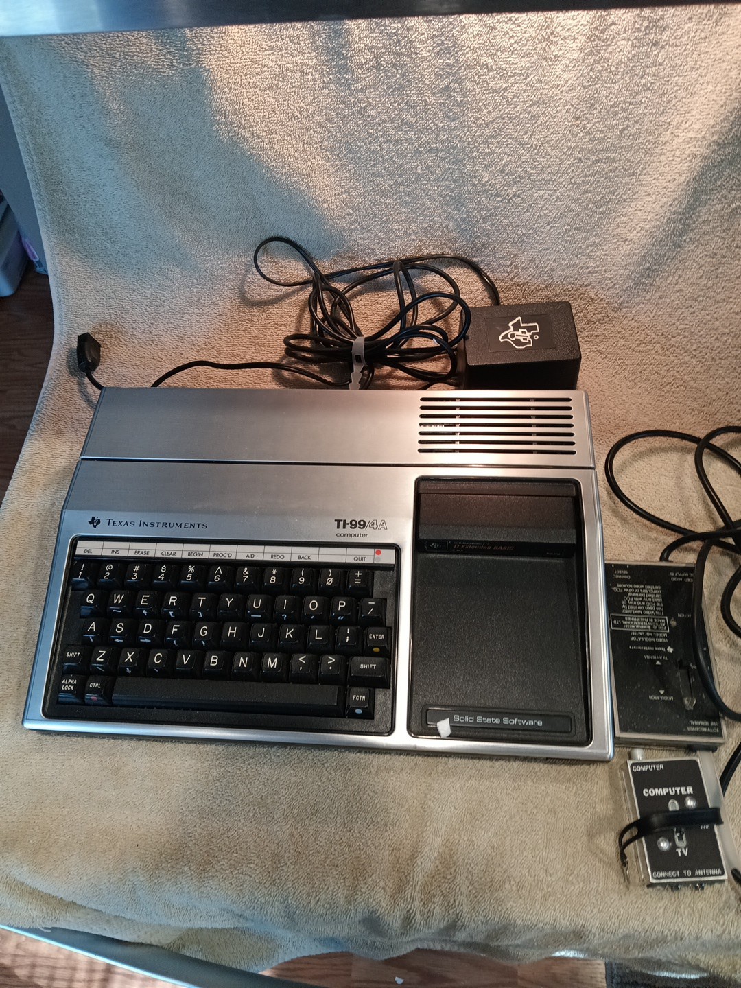 Texas Instruments TI-99/4A  Home Computer Untested Read Description