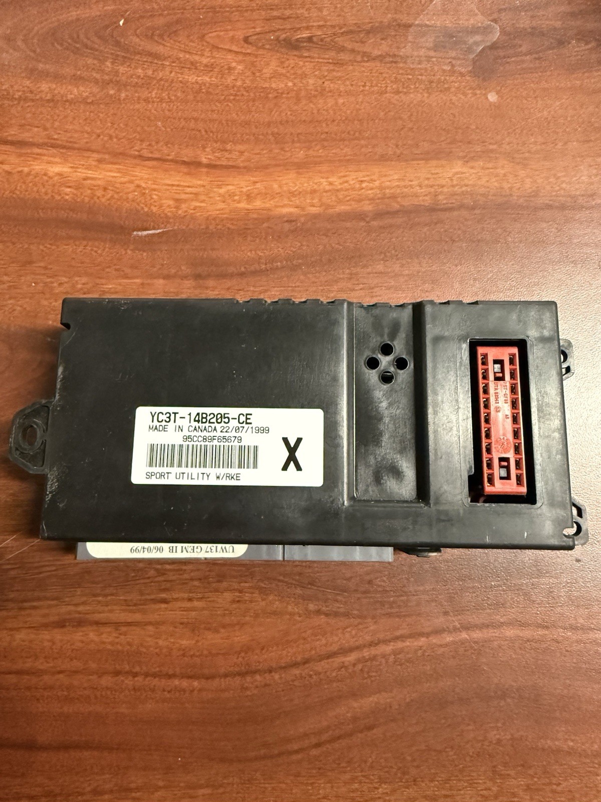 2000 FORD EXCURSION GEM MODULE ID#: YC3T-14B205-CE
