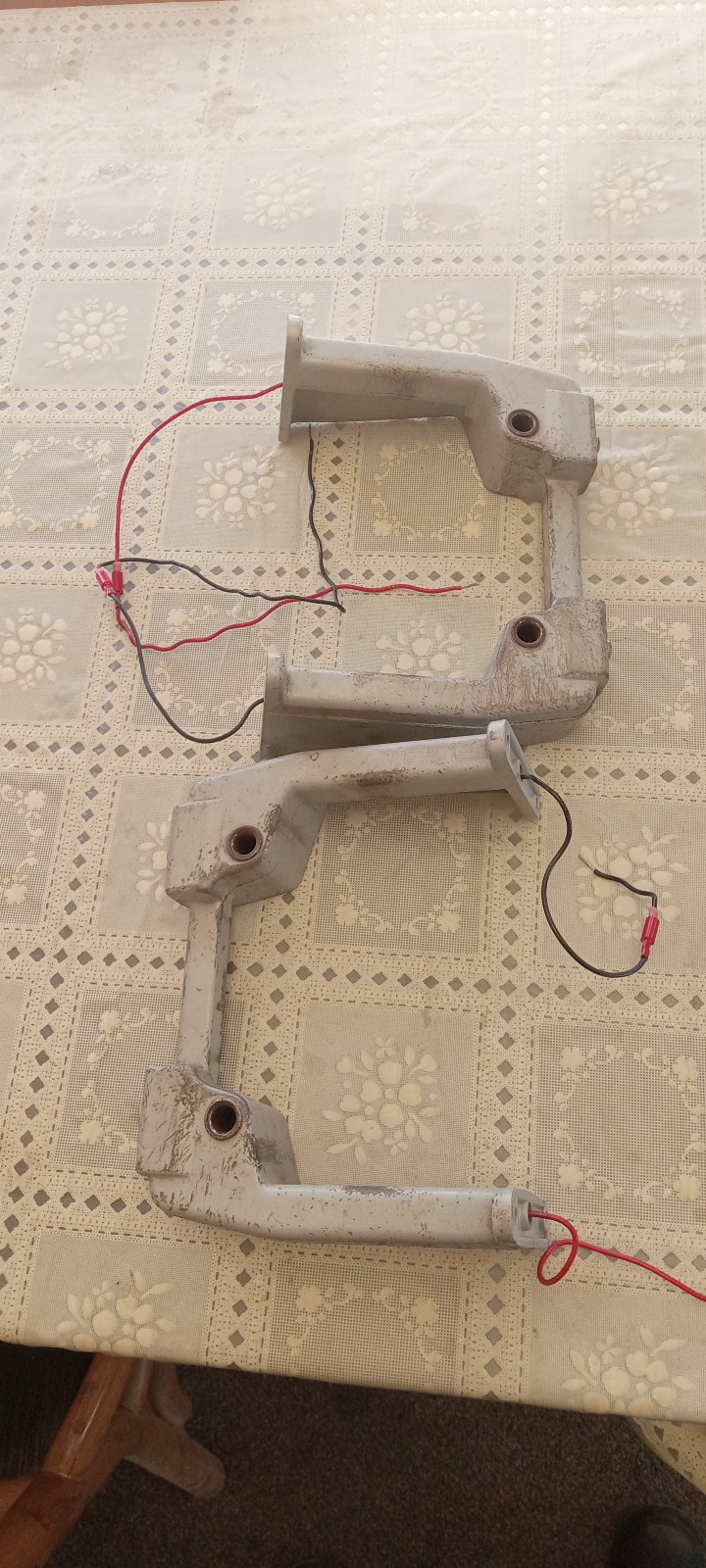Sensor head stow brackets - Hunter 611 DSP306HFSS - Pair