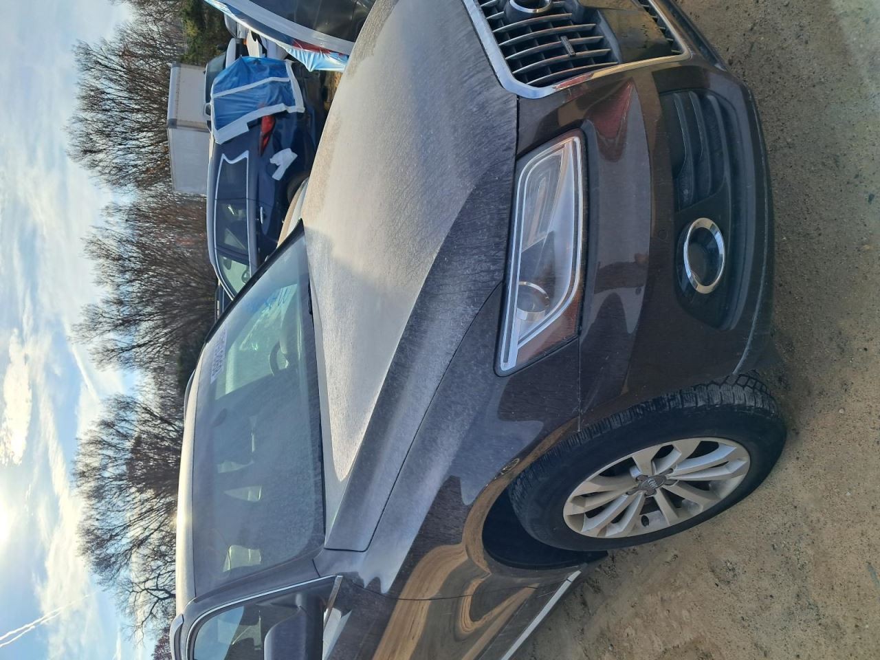 Q5        2013 Glove Box 4874559