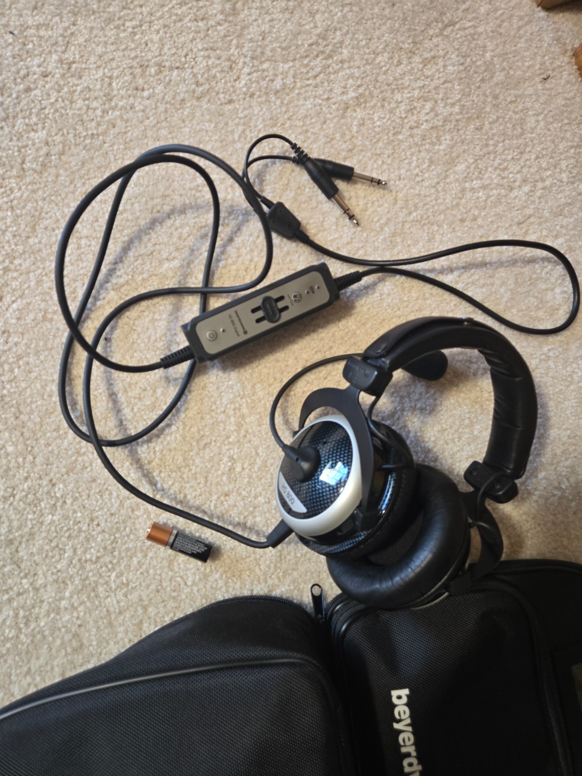 active noise cancelling aviation headset