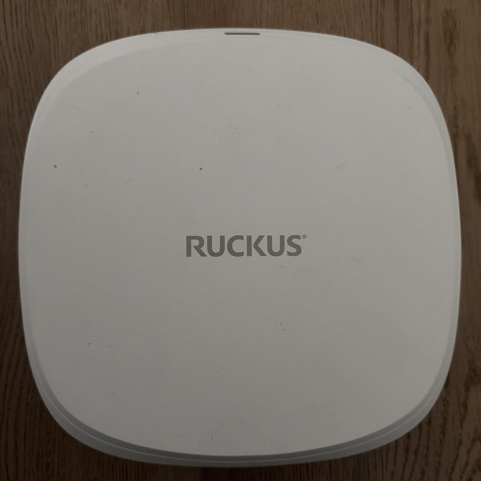 Ruckus R770 Indoor Access Point, Very-High-Performance Tri-Radio Wi-Fi 7 2x2:2 |