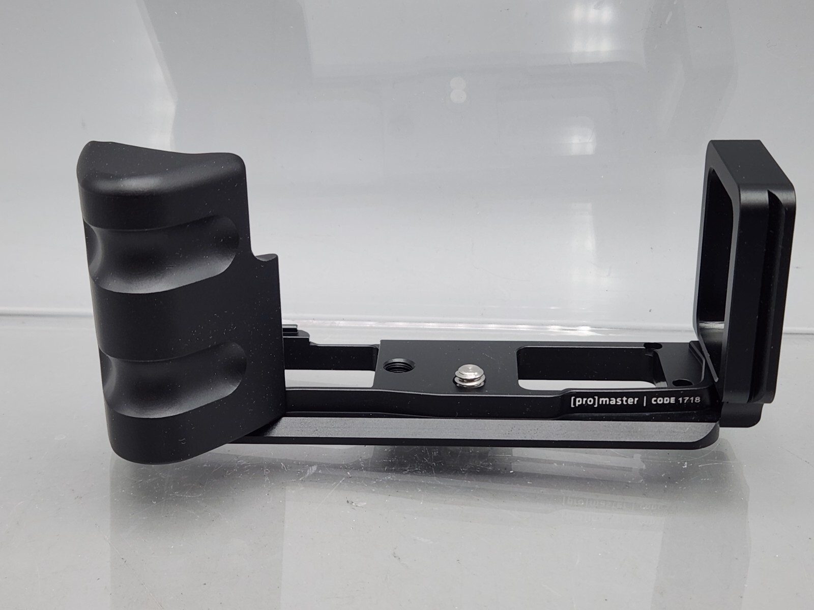 Promaster Metal L Bracket 1718 Arca-Swiss Hand Grip for Olympus EM10 Mark III