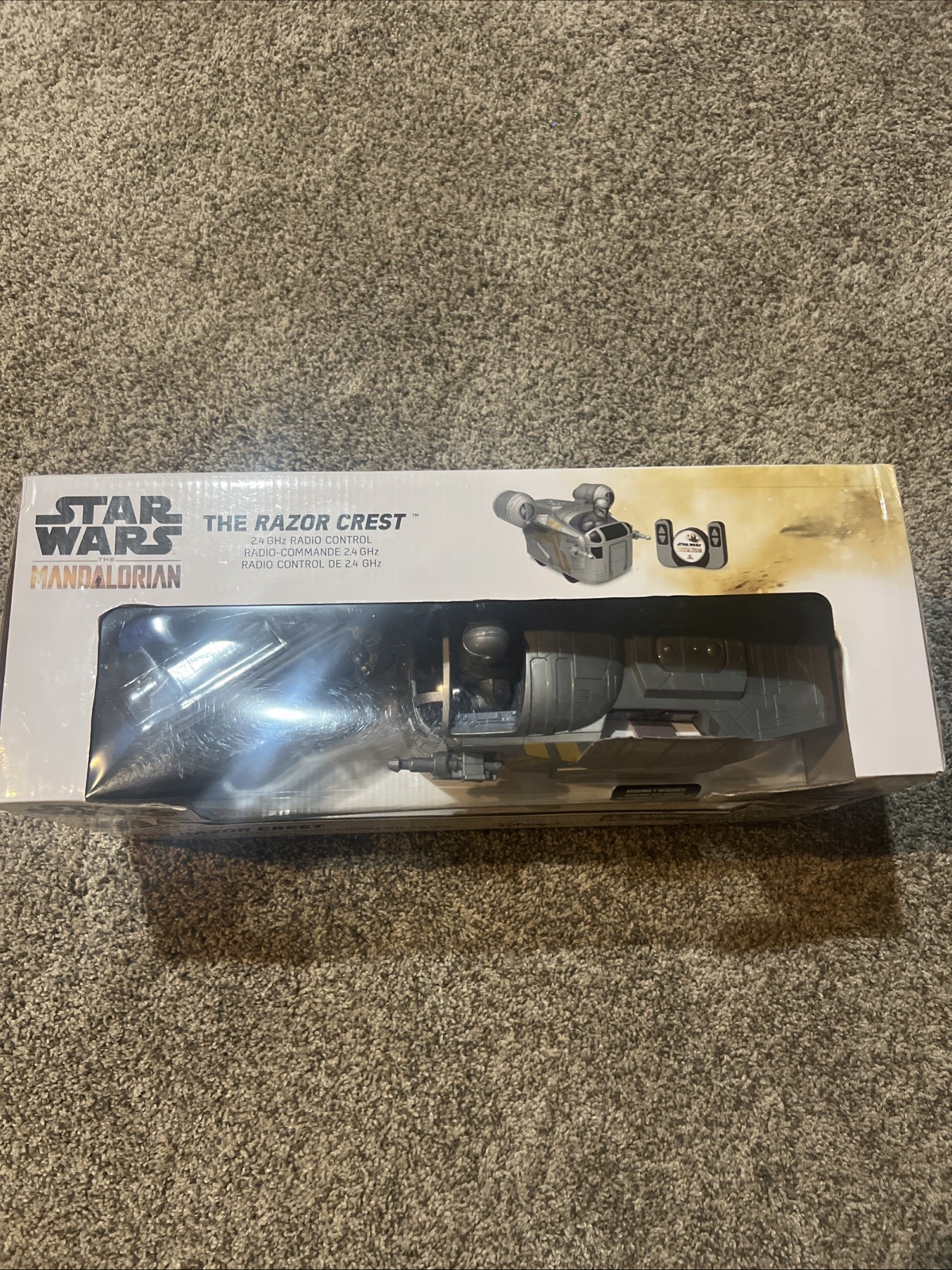Star Wars The Mandalorian The Razor Crest Disney Remote Control Transport NEW!