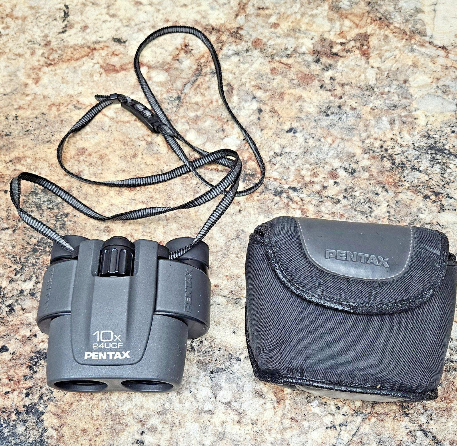 Pentax Field Mini Hunting Binoculars Compact 10x24 UCF 6 Degree w/ Case Japan