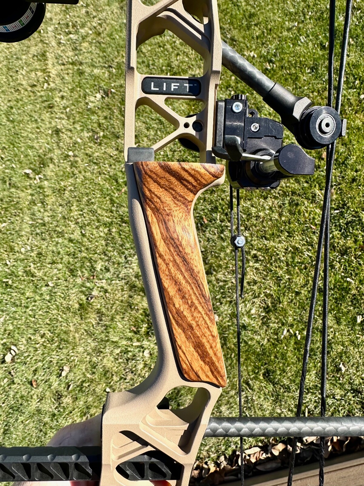 CUSTOM Side Plates for Mathews Bows 2019 - 2024 (RH; Zebrawood)
