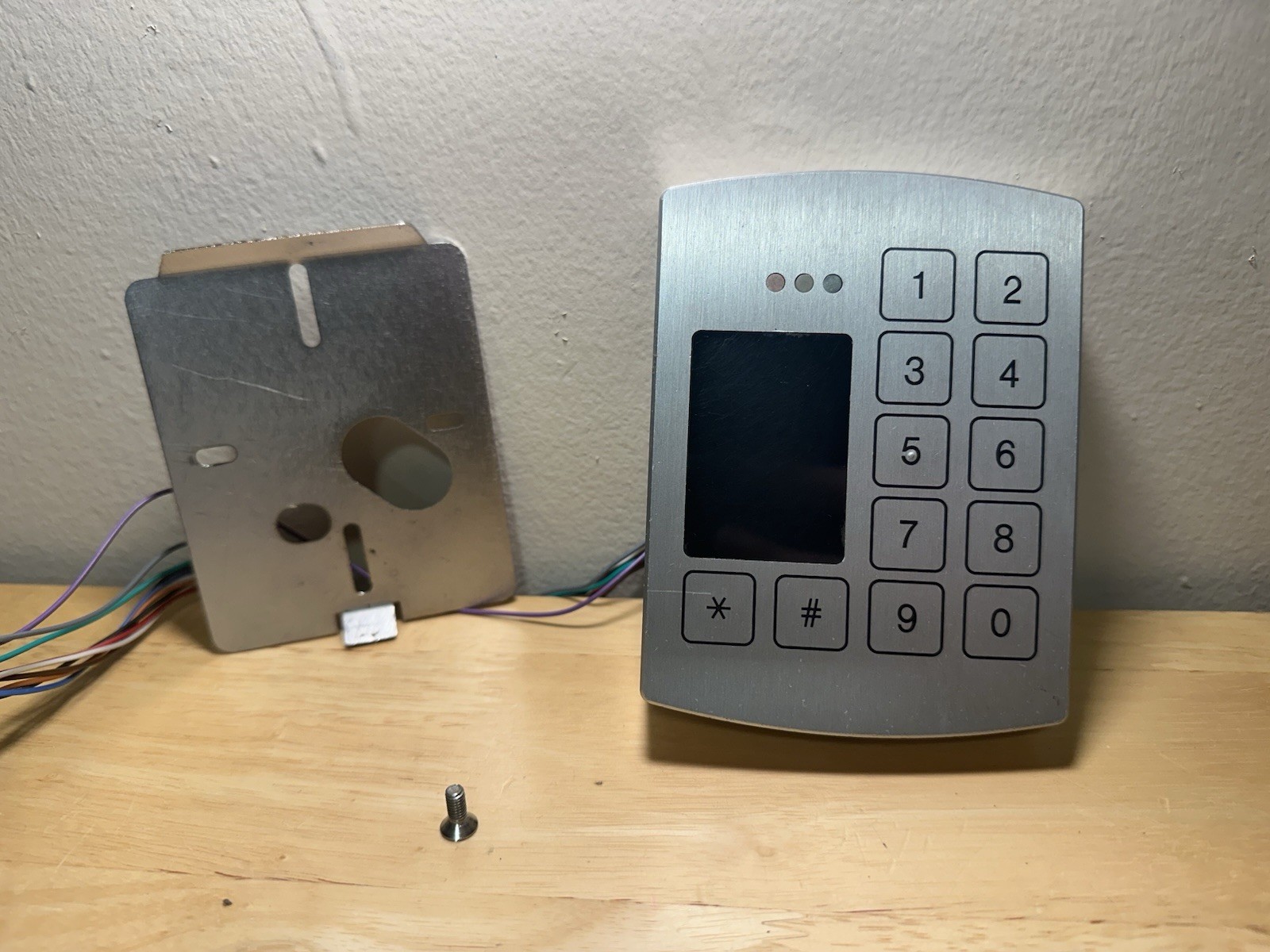 Lenel BT-ASPKP-HID iCLASS Smart Card Reader W/ Electronic Keypad - QNX-ASPKB