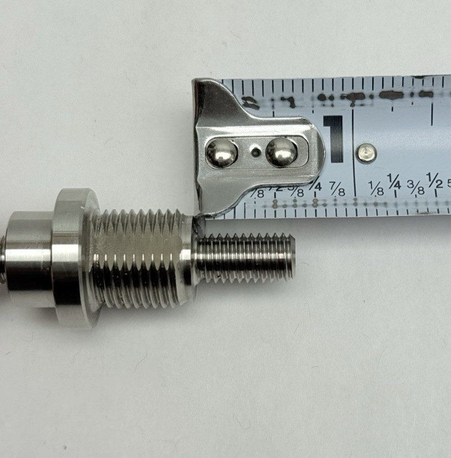 23-13718-012 Electrical Pass Thru Stud for Freightliner