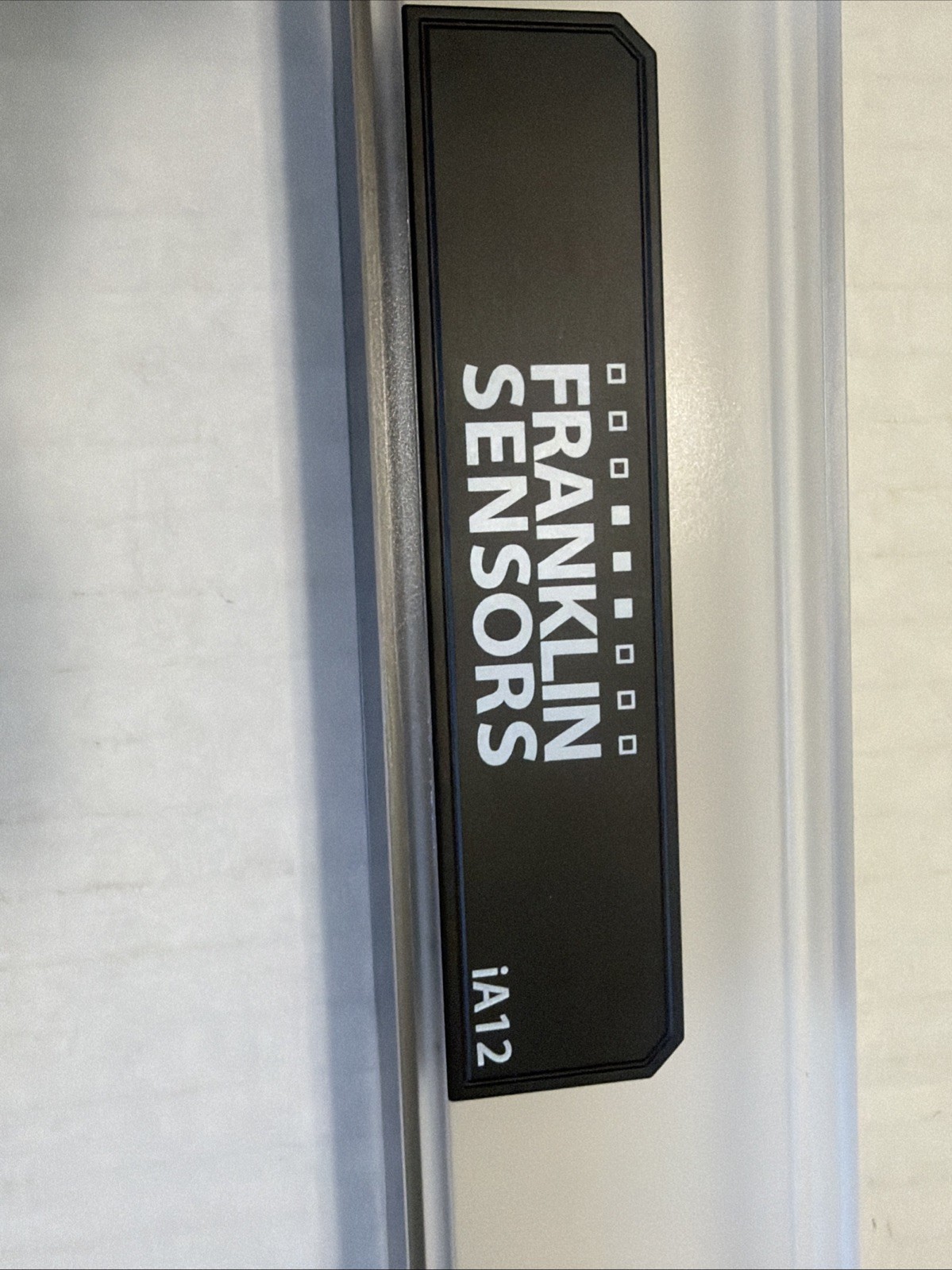 Franklin sensors Light level Stud Finder 12” Vertical/ Horizontal Level clear4A