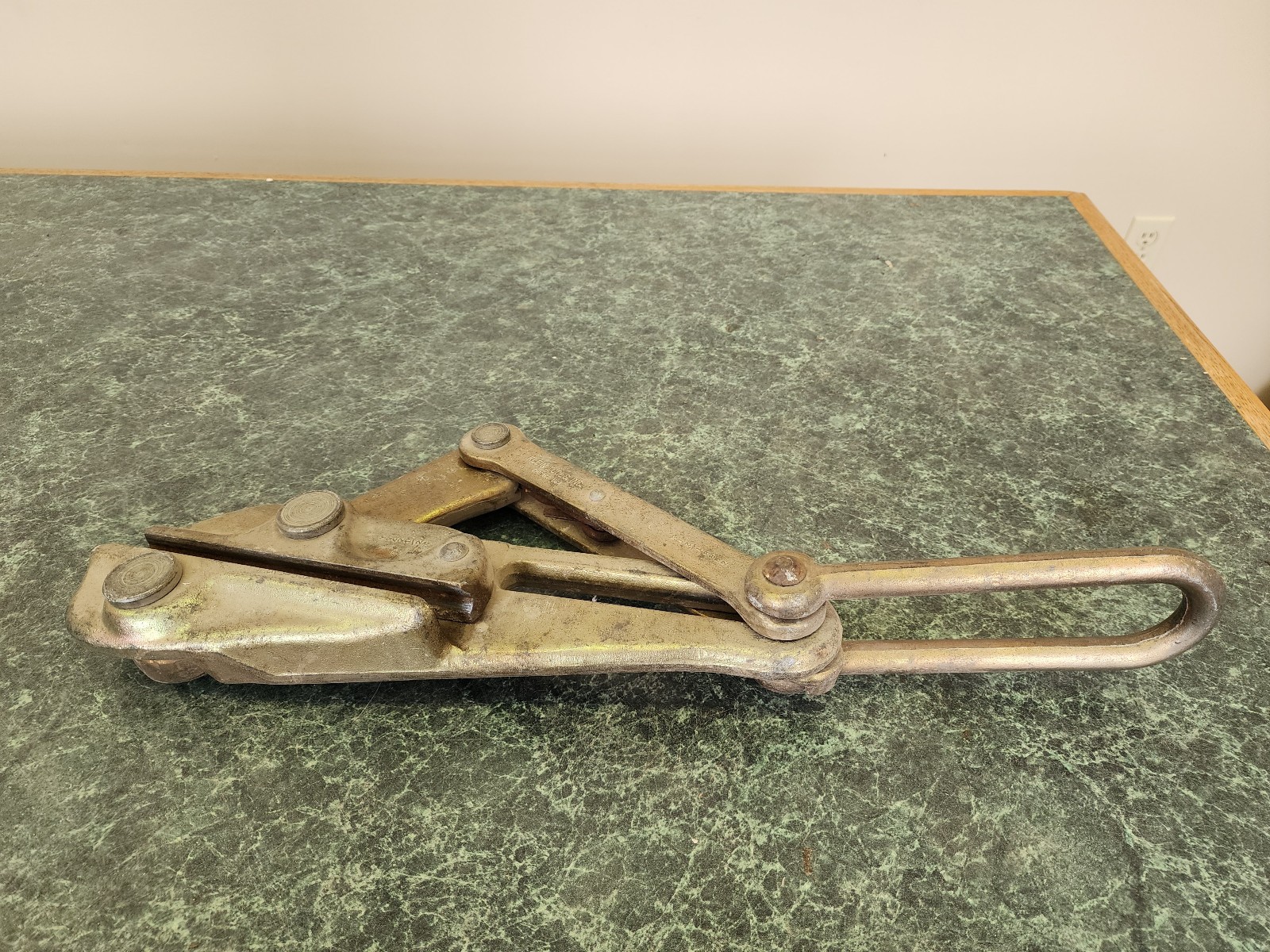 Klein Tools 1628-18 Grip Guy Wire Cable Puller .75 - 1.00 Diameter 15000 Lbs