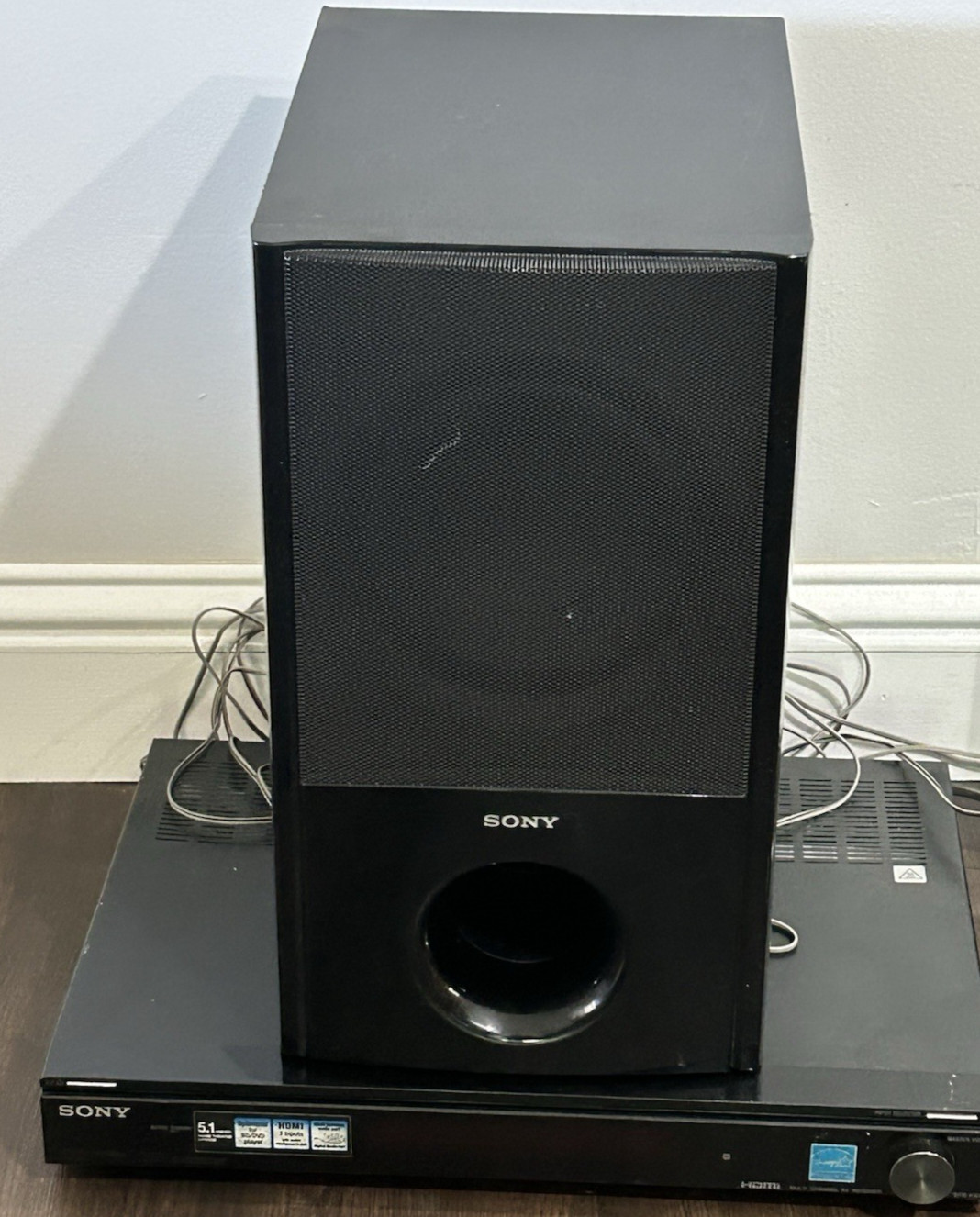 Sony 5.1 Channel HOME THEATER SYSTEM STR KS360 with remote 2 HDMI cords SS WP36