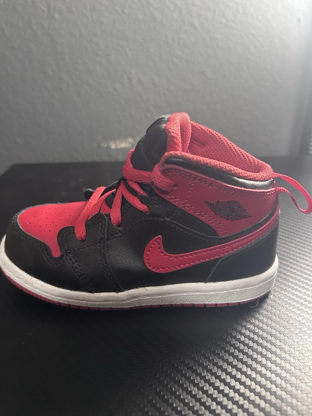 Jordan 1 Mid (TD) Black Red White Leather Sneakers 8C Kids