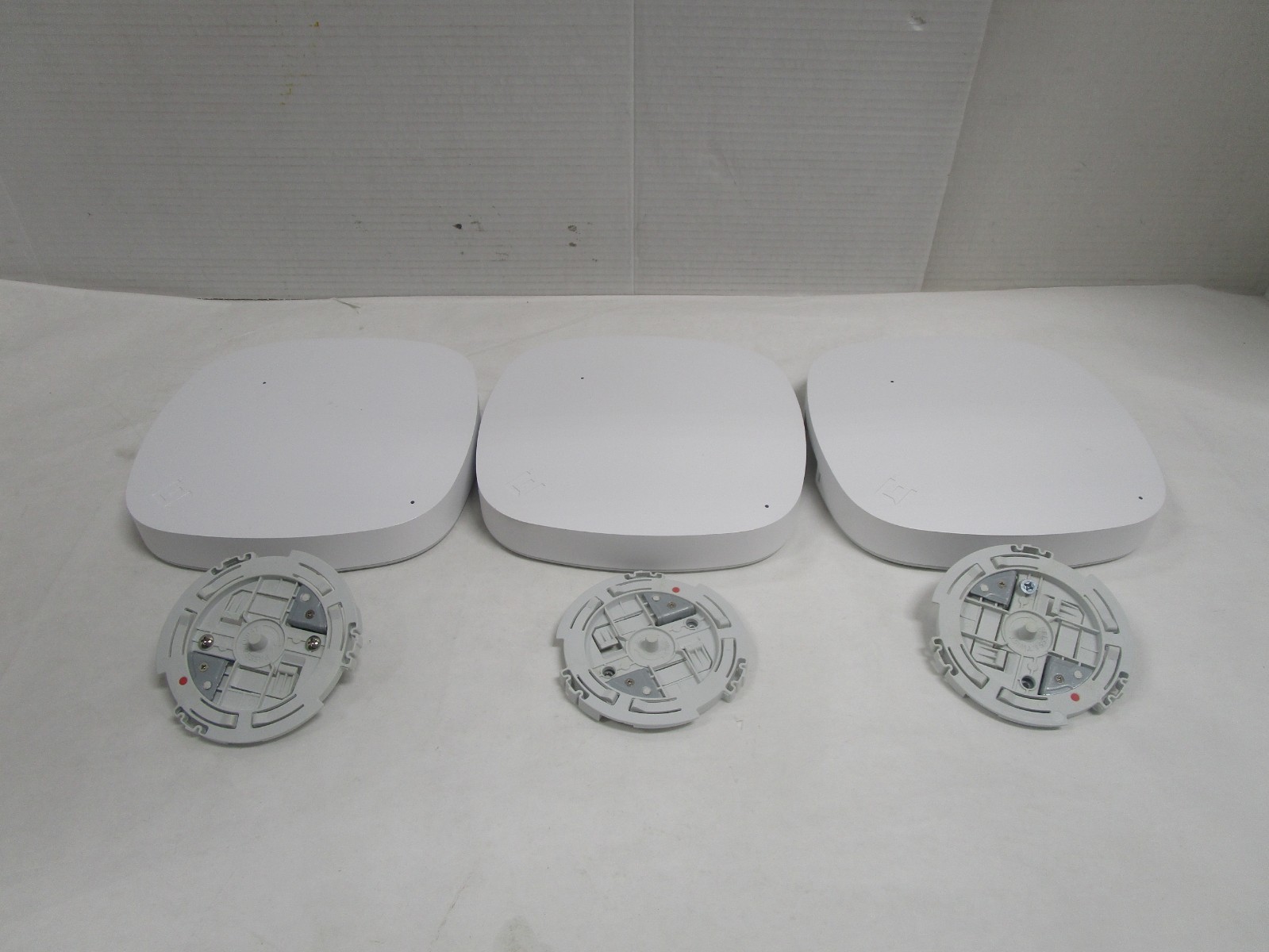 Extreme Networks AP4000 Tri-Radio 802.11ax Indoor Wireless Access Point PRE-OWN